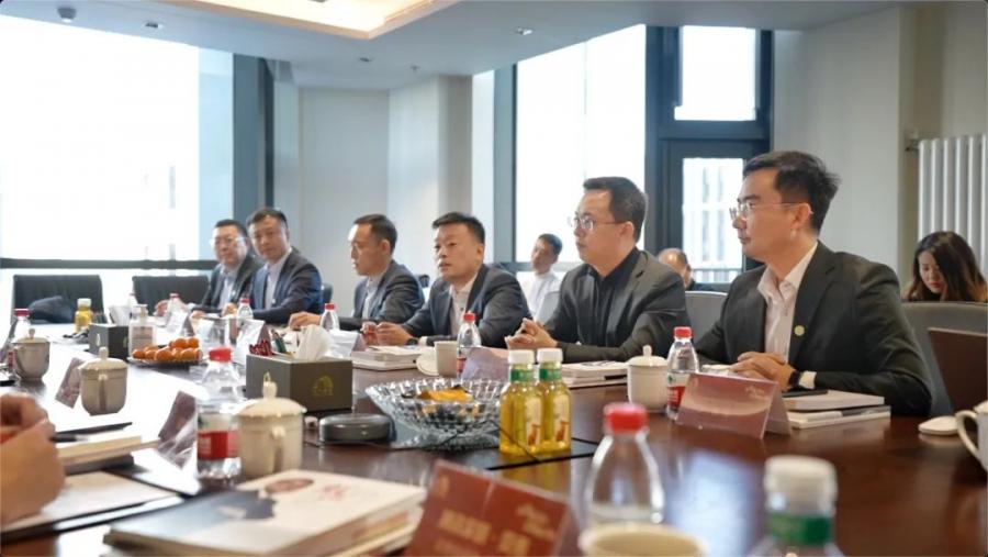 1673573122752304B0g6.jpg 640 (1).jpg