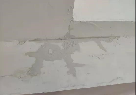 屋顶漏水怎么办?如何进行屋顶漏水补漏?雨虹教你找准漏水原因 屋顶漏水怎么办?如何进行屋顶漏水补漏?雨虹教你找准漏水原因