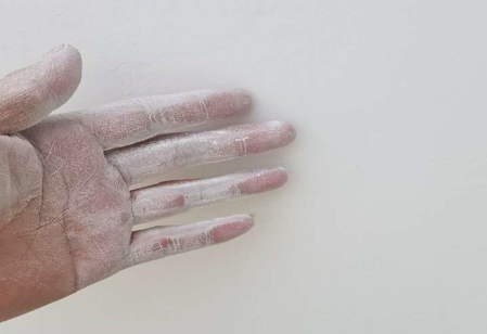 墙面用什么材料修补?雨虹墙倍丽腻子粉有效解决问题 墙面用什么材料修补?雨虹墙倍丽腻子粉有效解决问题